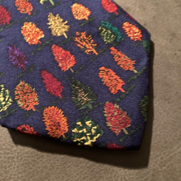 Vintage  “Autumn Trees” Alynn Neckwear tie - Picture 3 of 11